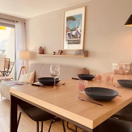Le Cali, P2 Dans Résidence Avec Piscine, Vue Et Parking Privé * La Grande Motte