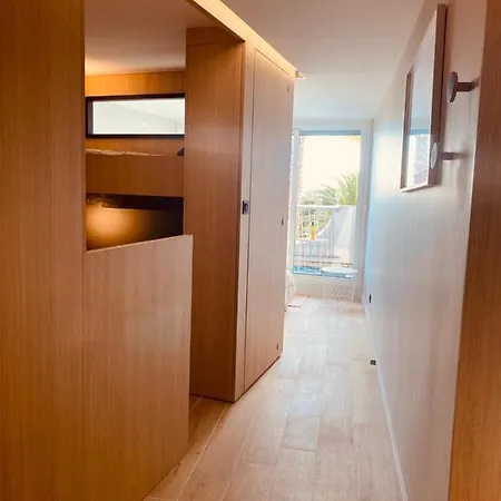 Apartment Le Cali, P2 Dans Avec Piscine, Vue Et Parking Prive