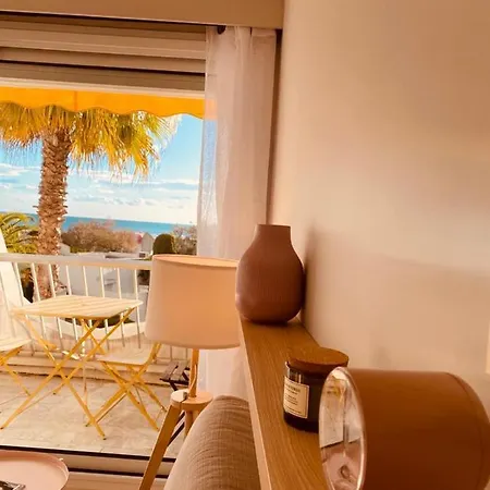 Le Cali, P2 Dans Résidence Avec Piscine, Vue Et Parking Privé Appartamento